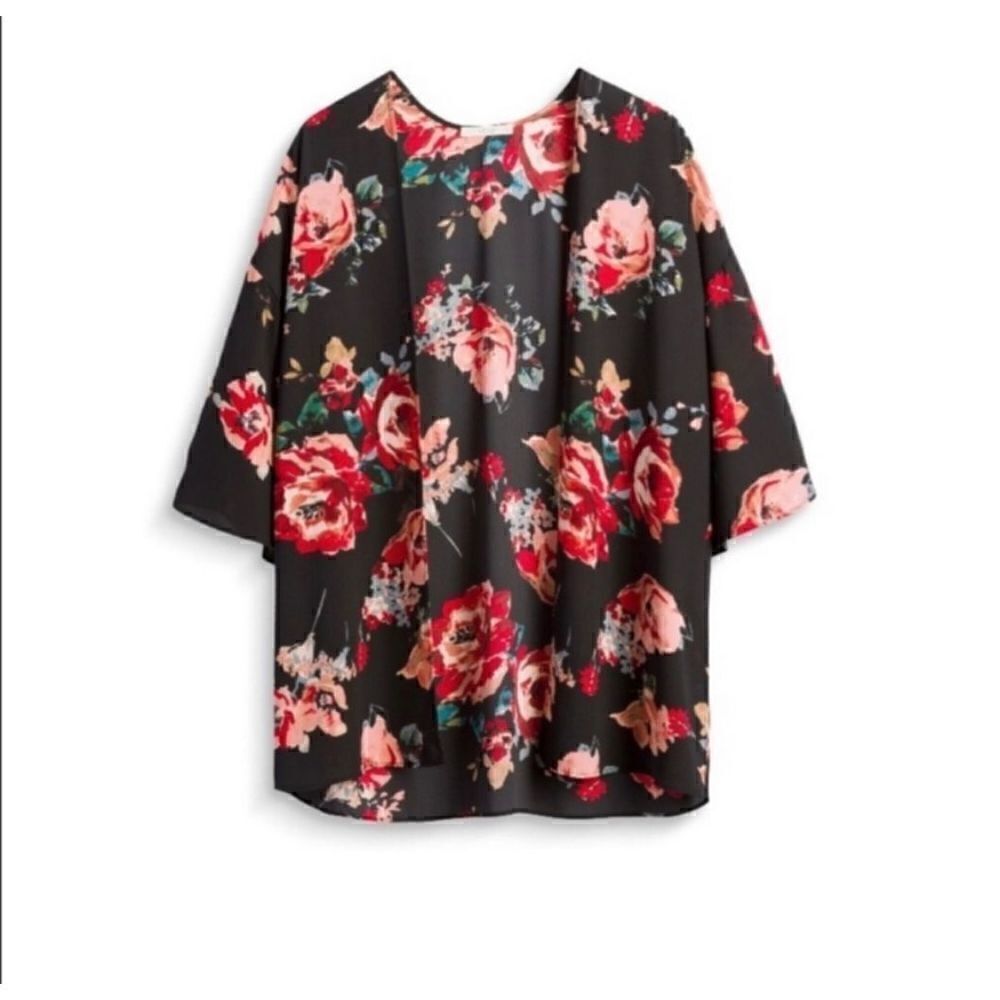 🔴 Kaileigh Floral Kimono, Kaftan, over lay top size M NWT